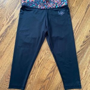 Disney Cruise Line Capris Medium